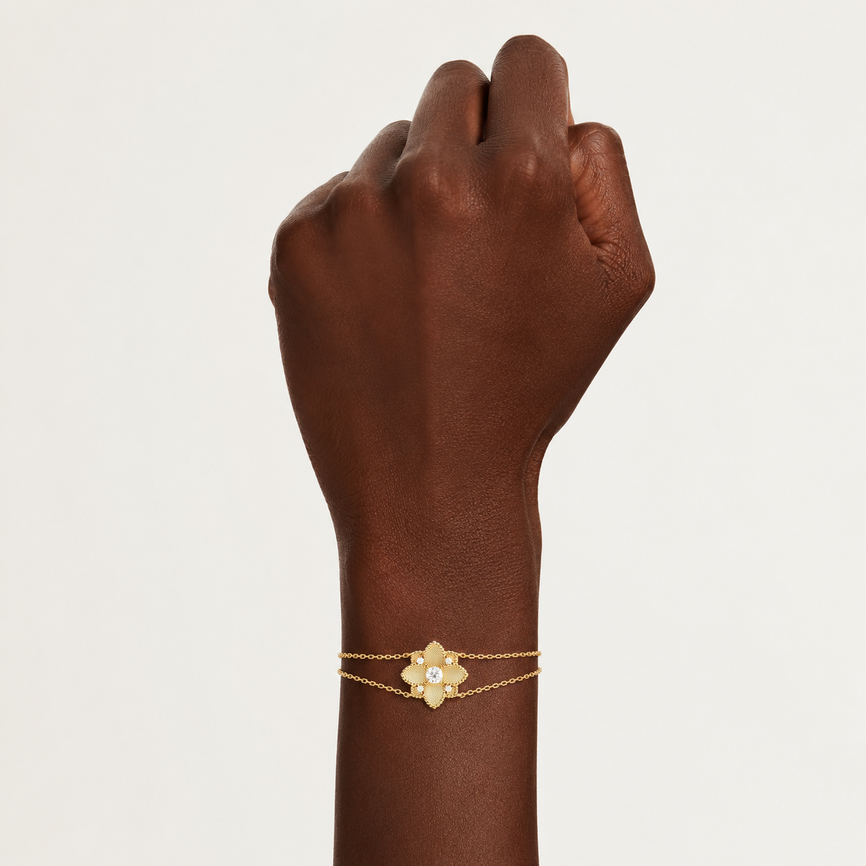 Hortensia Grande Bracelet — Yellow Gold on hand